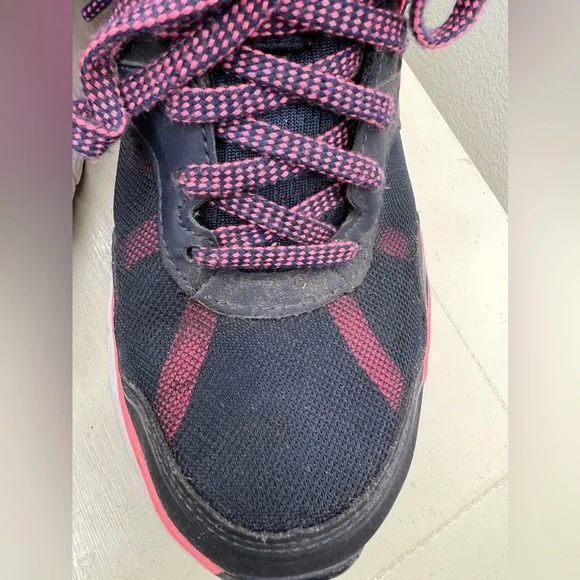 Lightweight Sketchers Sneakers - Picture 4 of 9